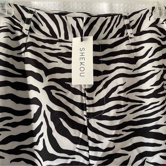 SHEKOU - ZEBRA PRINT PANTS - SIZE L - Picture 3 of 3